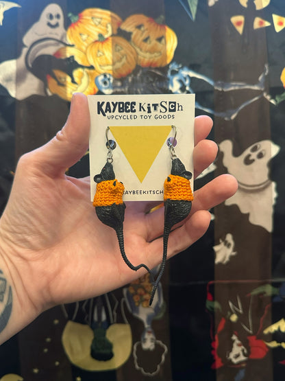 Black Rat "Sweater Friend" Earrings