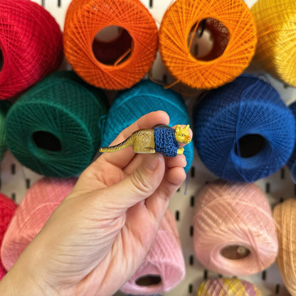 Yellow cat loafing "Sweater Friend" Magnet - Blue sweater