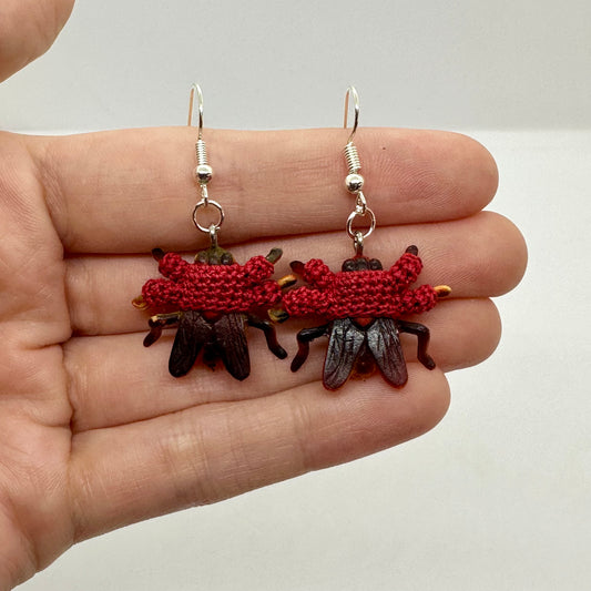 Flies "Sweater Friend" Small Earrings